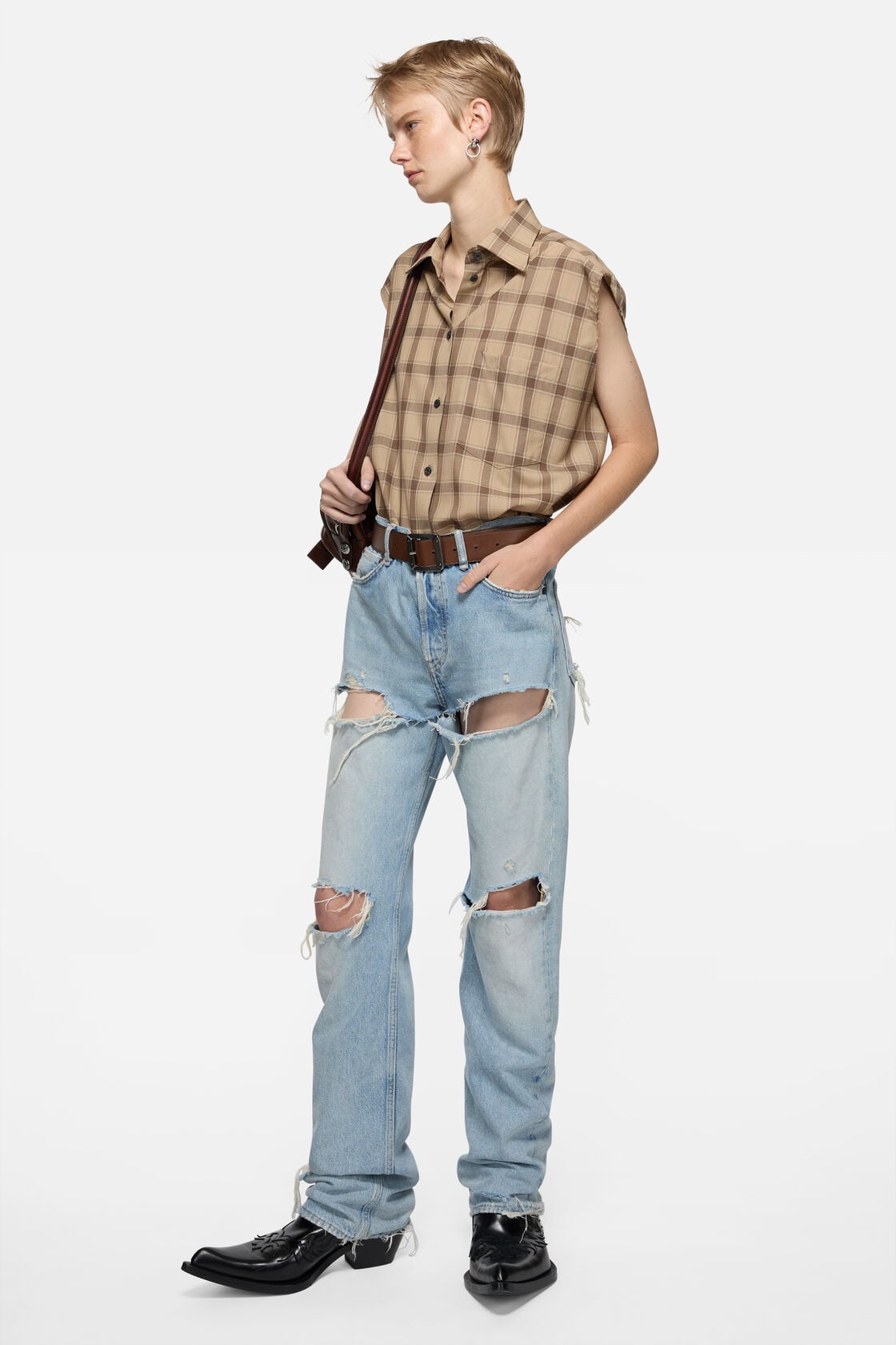 Regular fit distressed jeans - 2010F - Light blue