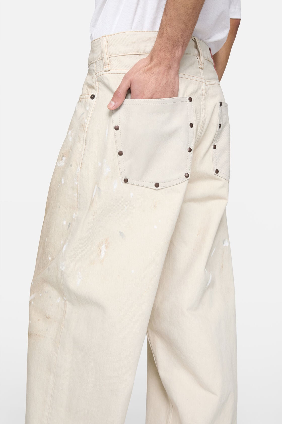 Loose fit jeans with leather pockets - White