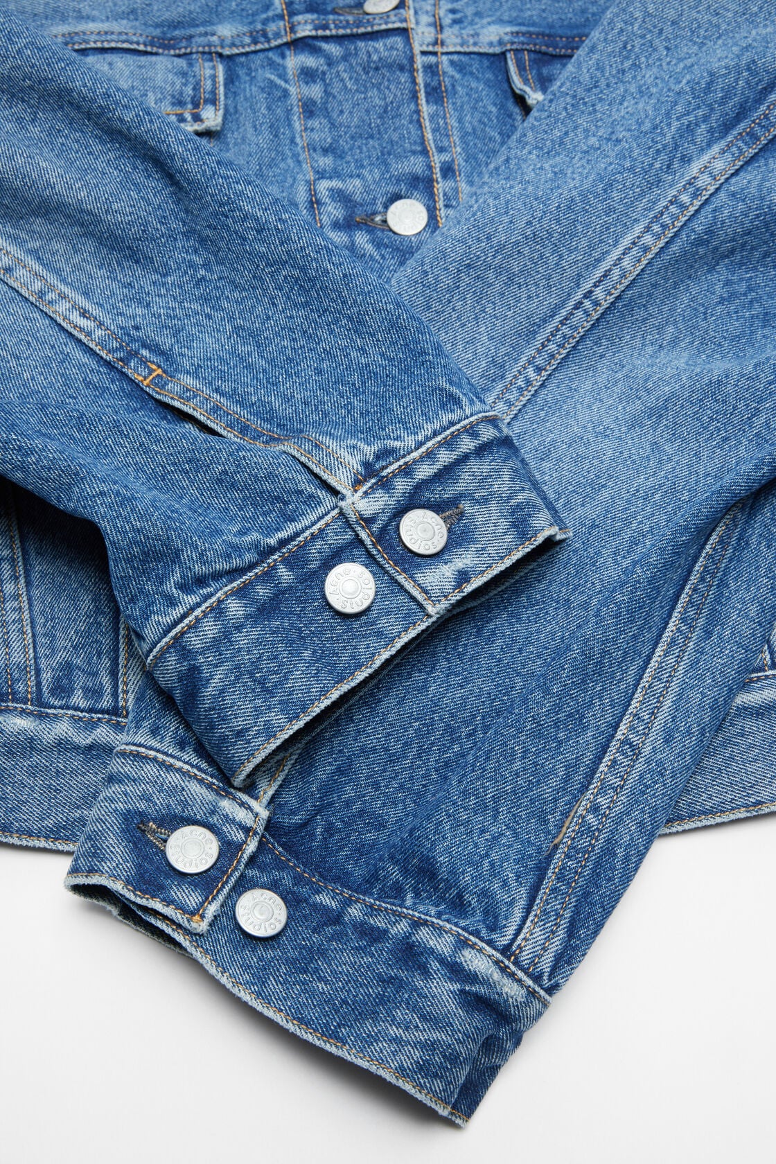 Denim jacket - Mid blue