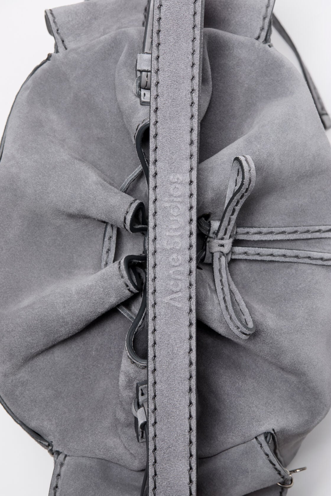 Multipocket Suede Bucket Bag - Cold grey
