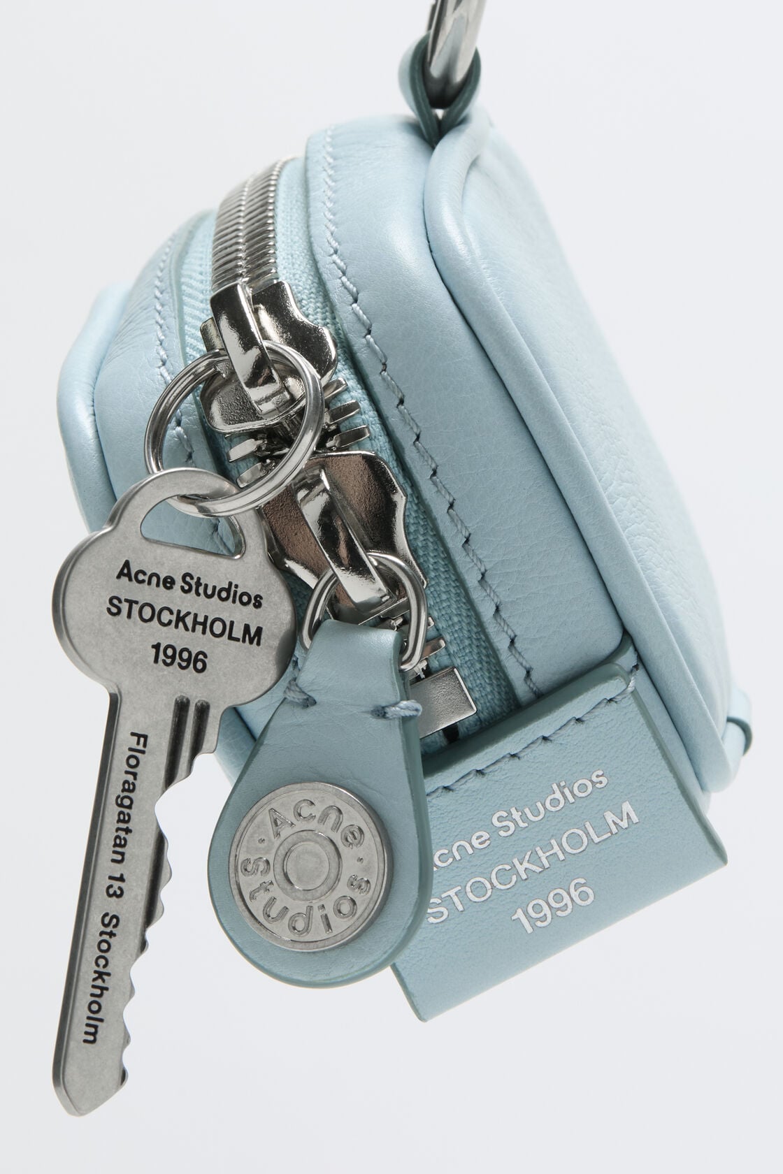 Camero Clip headphones case - Dusty blue