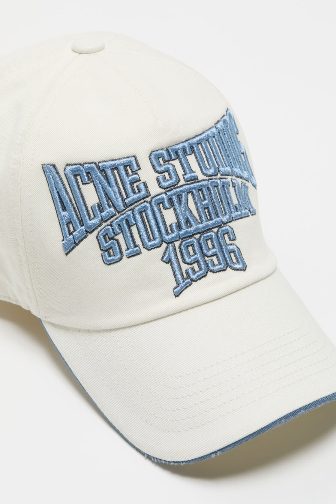Embroidered logo hat - White/grey