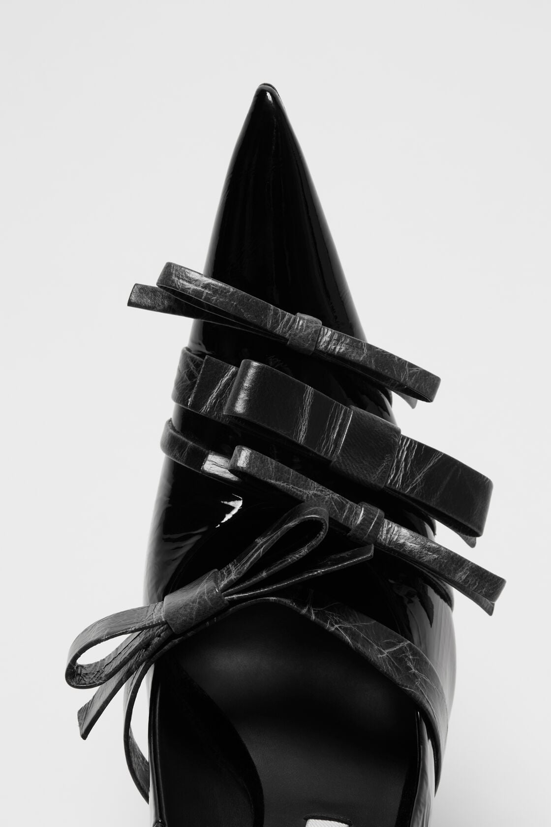 Pointy leather pumps with bows - Black