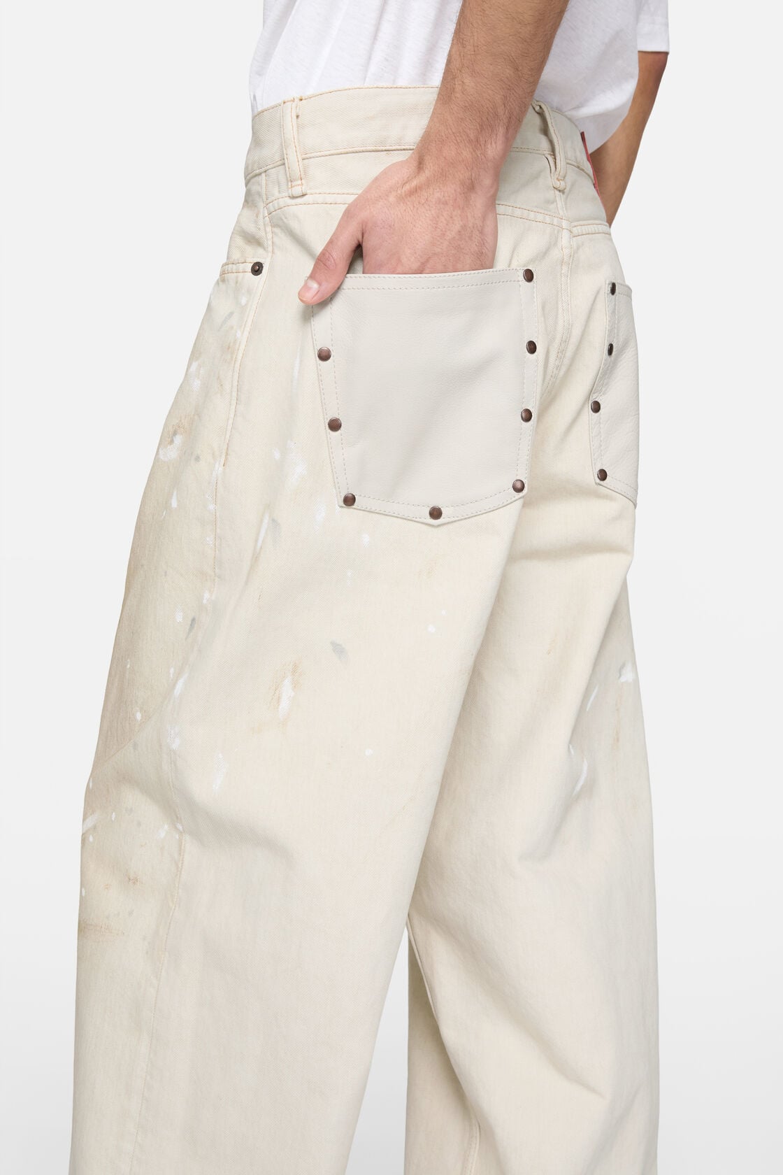 Loose fit jeans with leather pockets - White