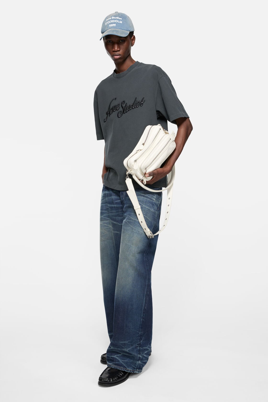 Embroidered logo t-shirt - Faded black