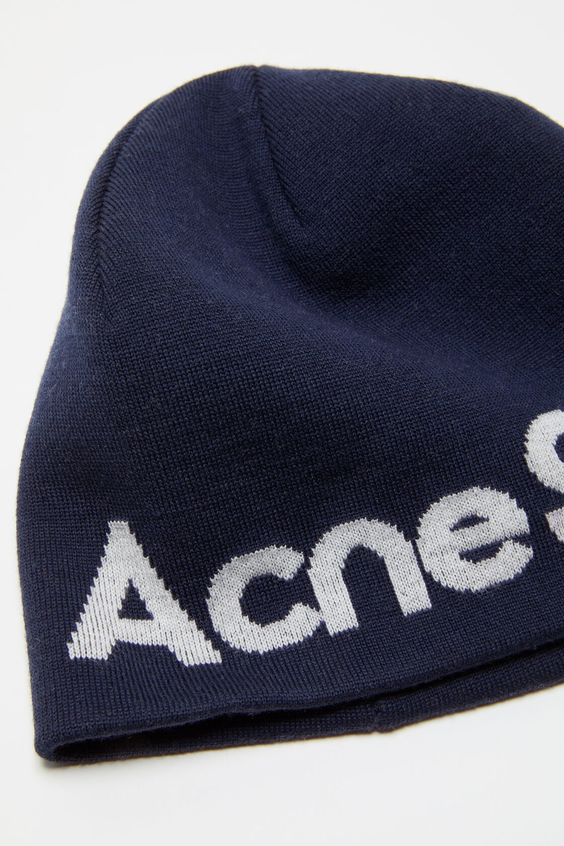 Wool knit beanie - Navy/white