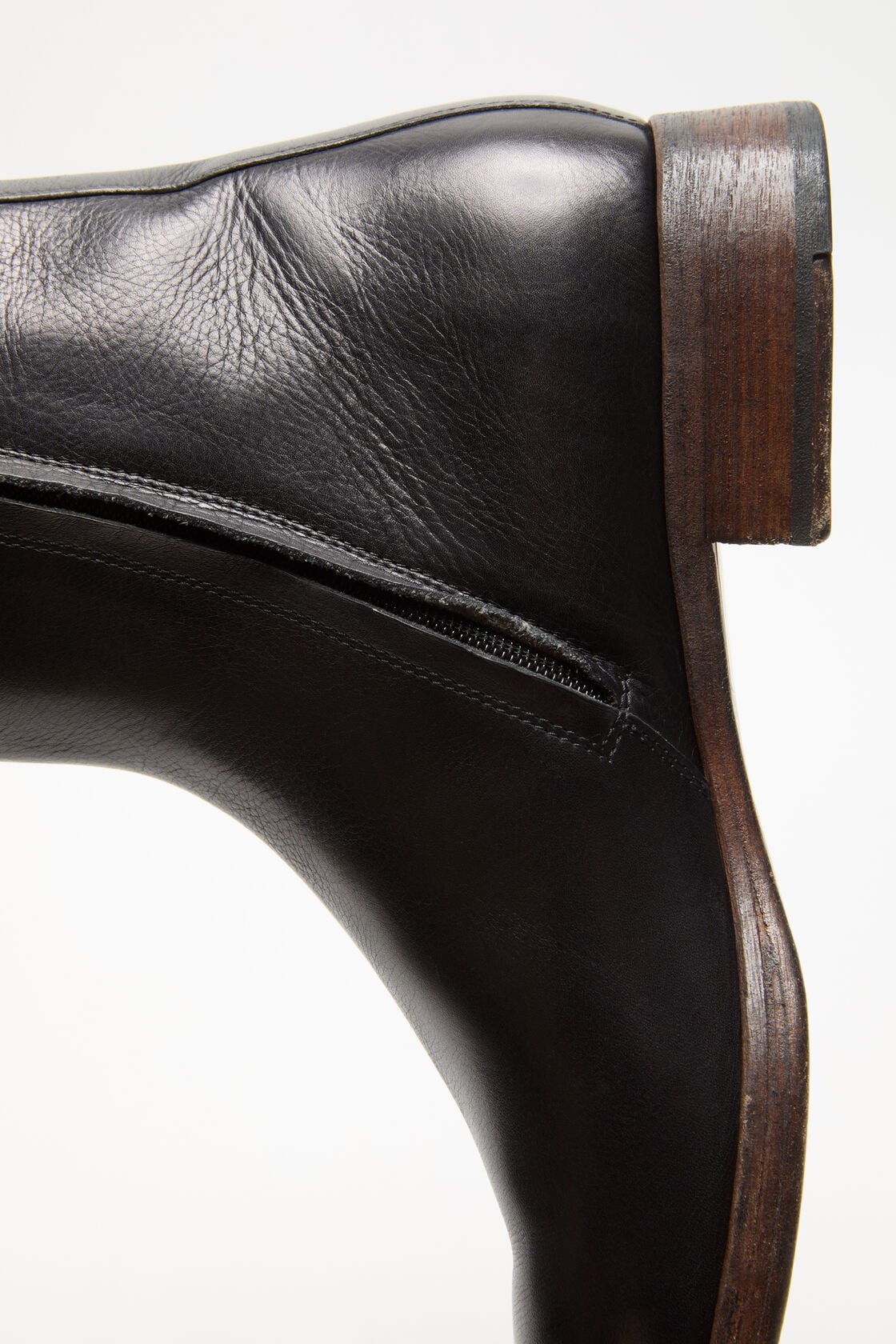 Leather ankle boot - Black