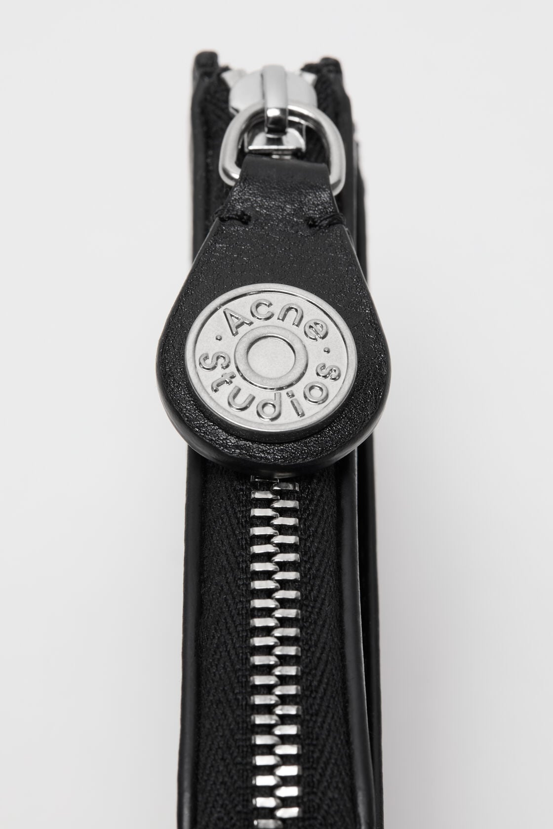 Compact zip wallet - Black