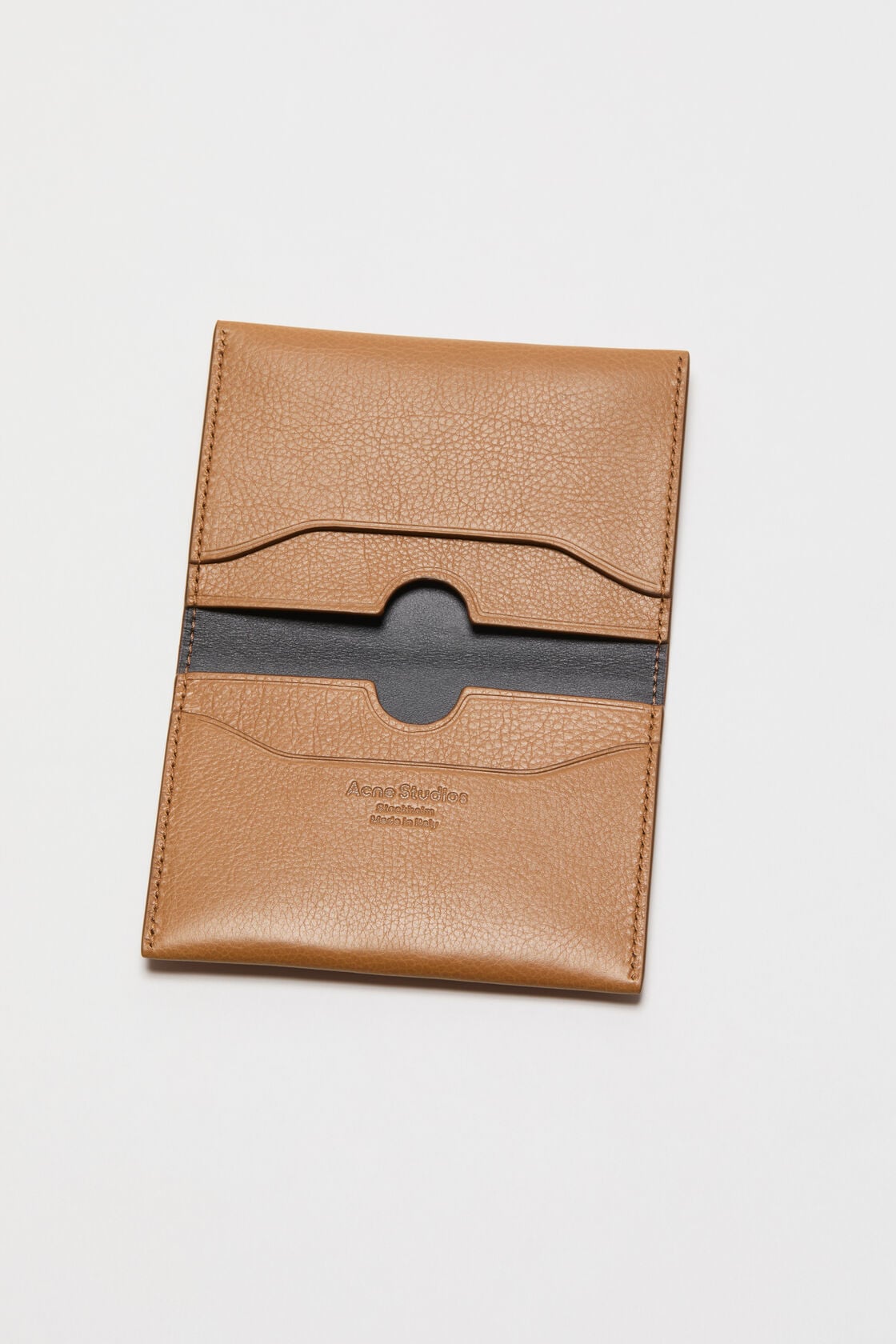 Folded card holder - Caramel brown